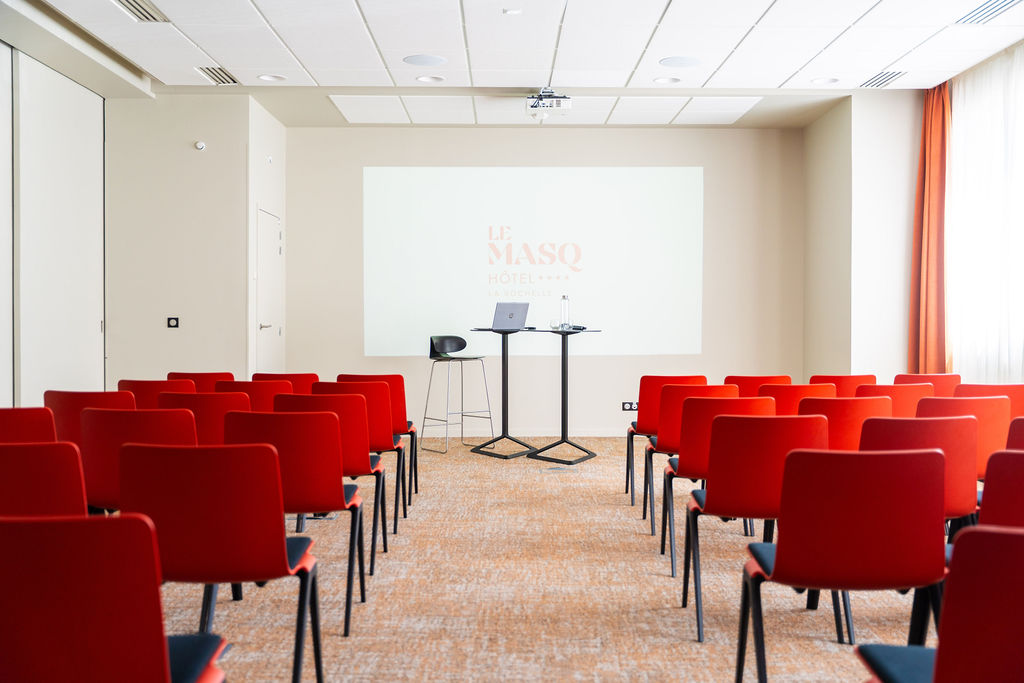 Le Studio de l’Hôtel Le Masq, face à l’espace de projection